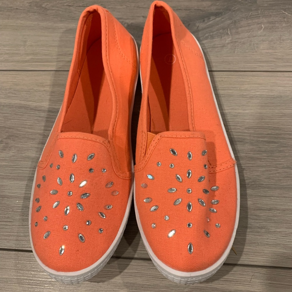 ❤️NWOT slip-ons 7